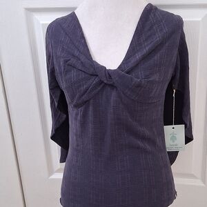NWT Studio SKB Plum Twisted Neckline Textured Top   Size XS